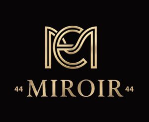 EM MIROIR